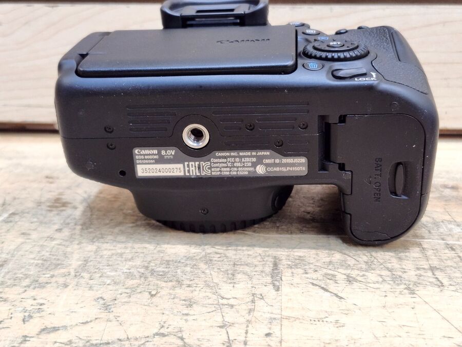 Canon EOS 80D with Canon Zoom Lens 18-55mm & 55-250mm & Accessories