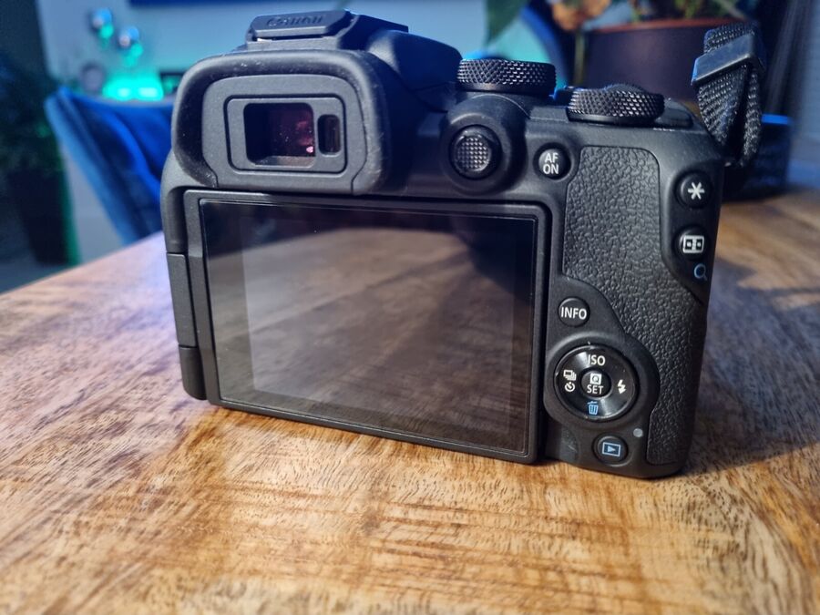 Canon EOS R10 24MP Mirrorless System Camera - Black (Body Only) Mint Condition